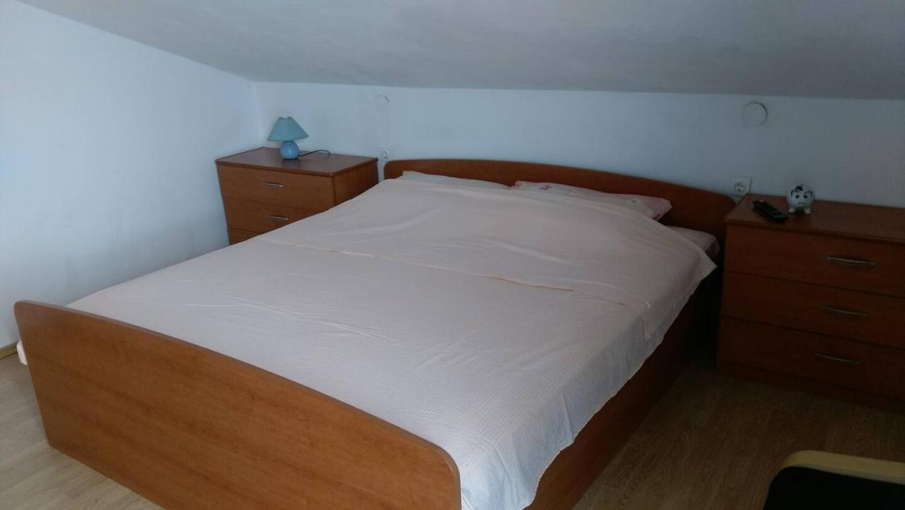 Apartments Davorka Шимуни Екстер'єр фото