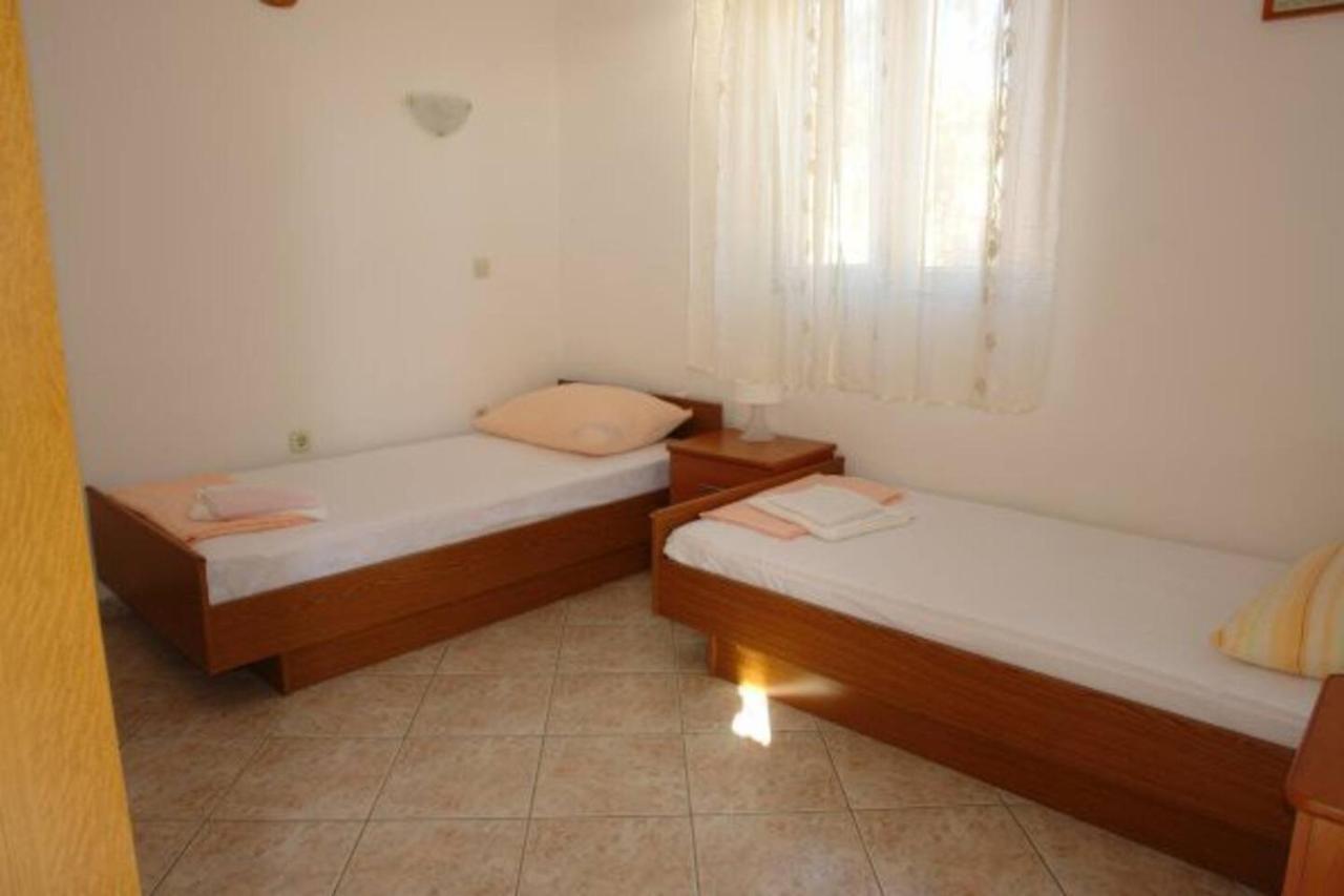 Apartments Davorka Шимуни Екстер'єр фото