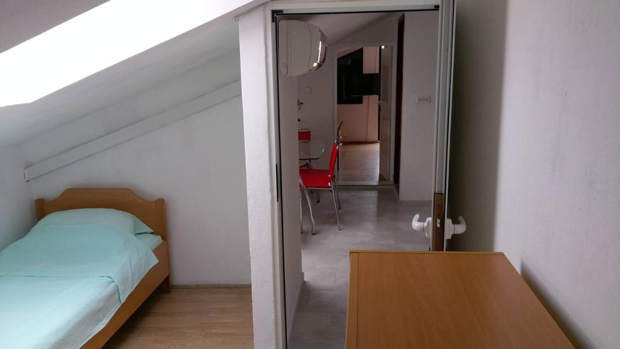 Apartments Davorka Шимуни Екстер'єр фото