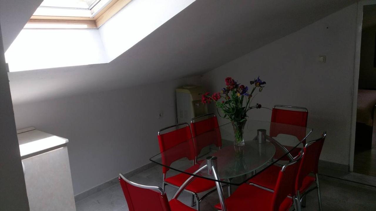 Apartments Davorka Шимуни Екстер'єр фото