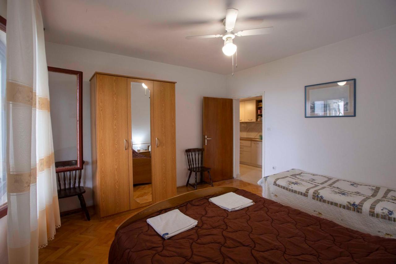 Apartments Davorka Шимуни Екстер'єр фото