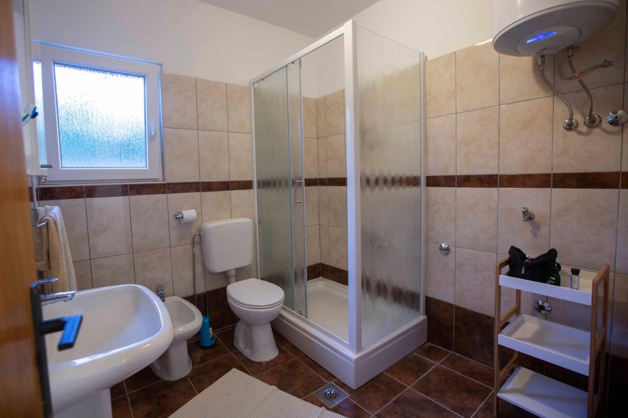 Apartments Davorka Шимуни Екстер'єр фото